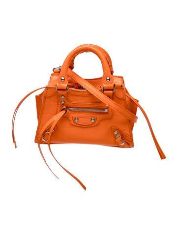 Embossed Leather Classic City