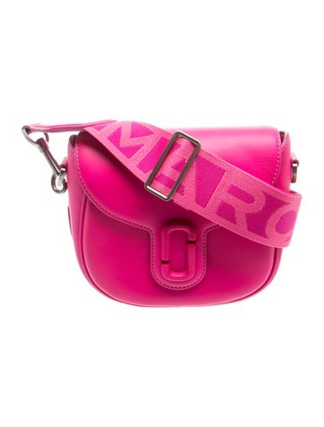 Signature Shoulder Bag