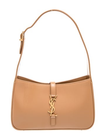 Leather Le 5 à 7