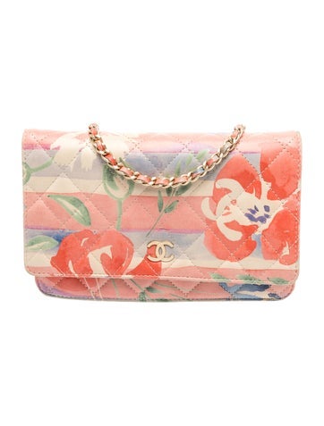 Quilted Floral Wallet On Chain