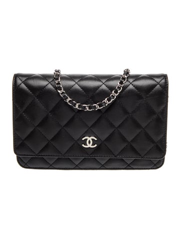 Classic Quilted Wallet On Chain