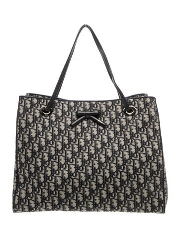 Oblique Jacquard Promenade Medium 2025