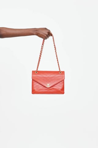 2018 Medium Coco Chevron Envelope Flap Bag