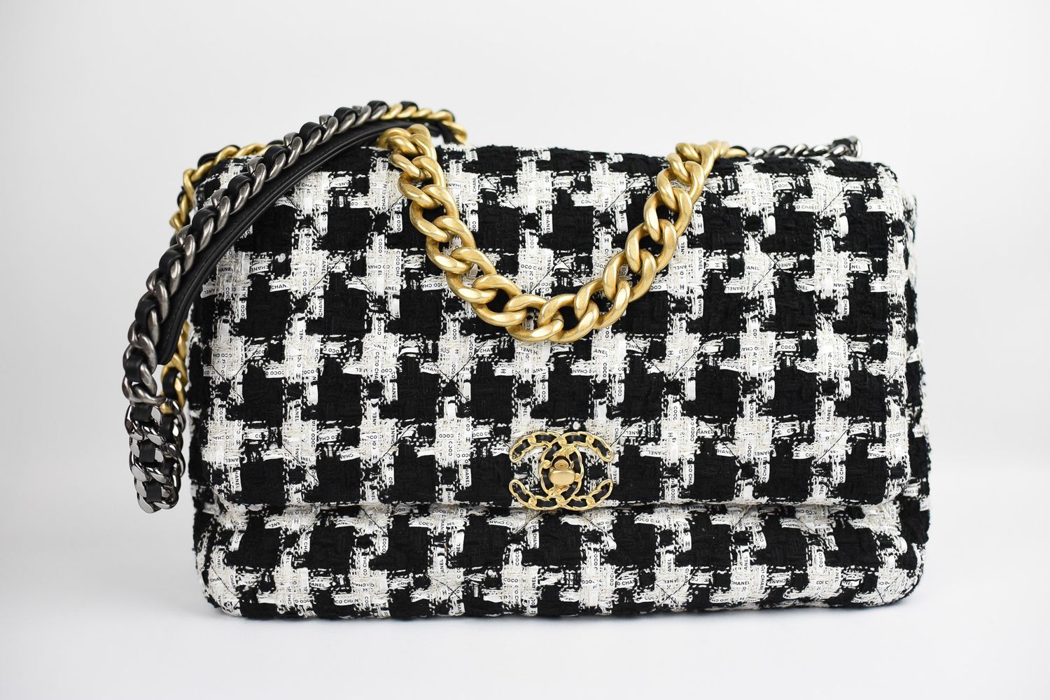 Chanel Chanel 19 Maxi, Black and White Ribbon Tweed, New in Dustbag MA001