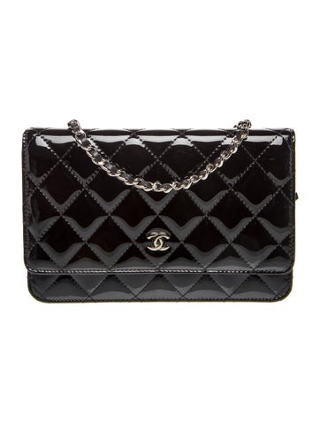 Quilted Patent Classic Wallet On Chain