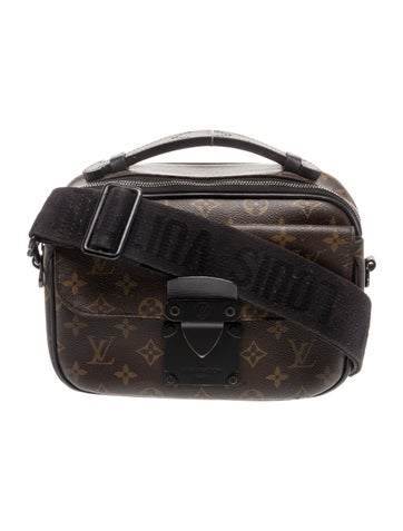 LV Monogram Reporter