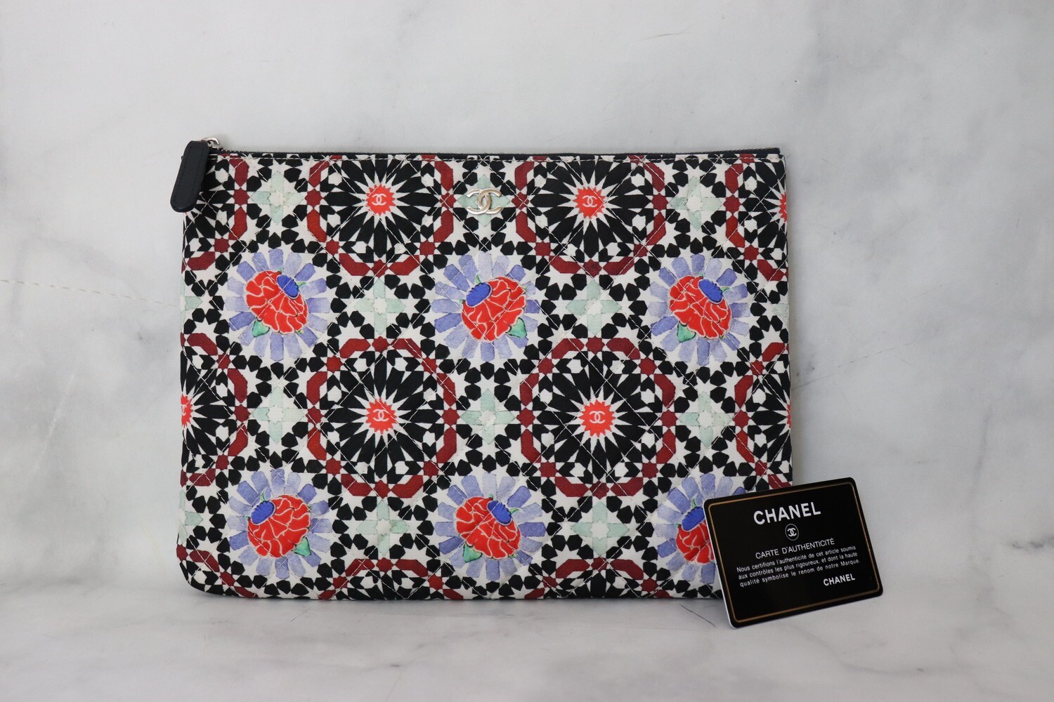 Chanel Chanel O Case Medium, Multicolor, Preowned in Box MA001