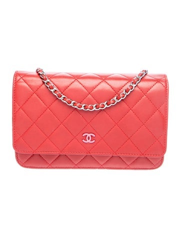 Classic Quilted Wallet On Chain