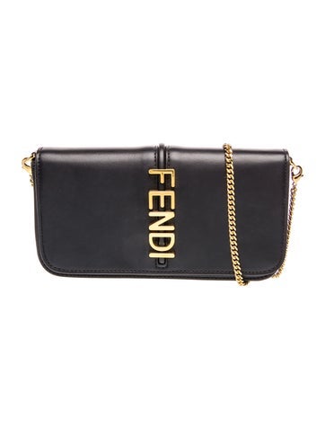 Chain-Link Fendigraphy Wallet On Chain
