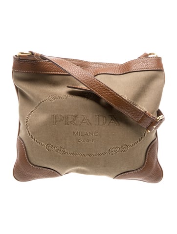 Signature Shoulder Bag