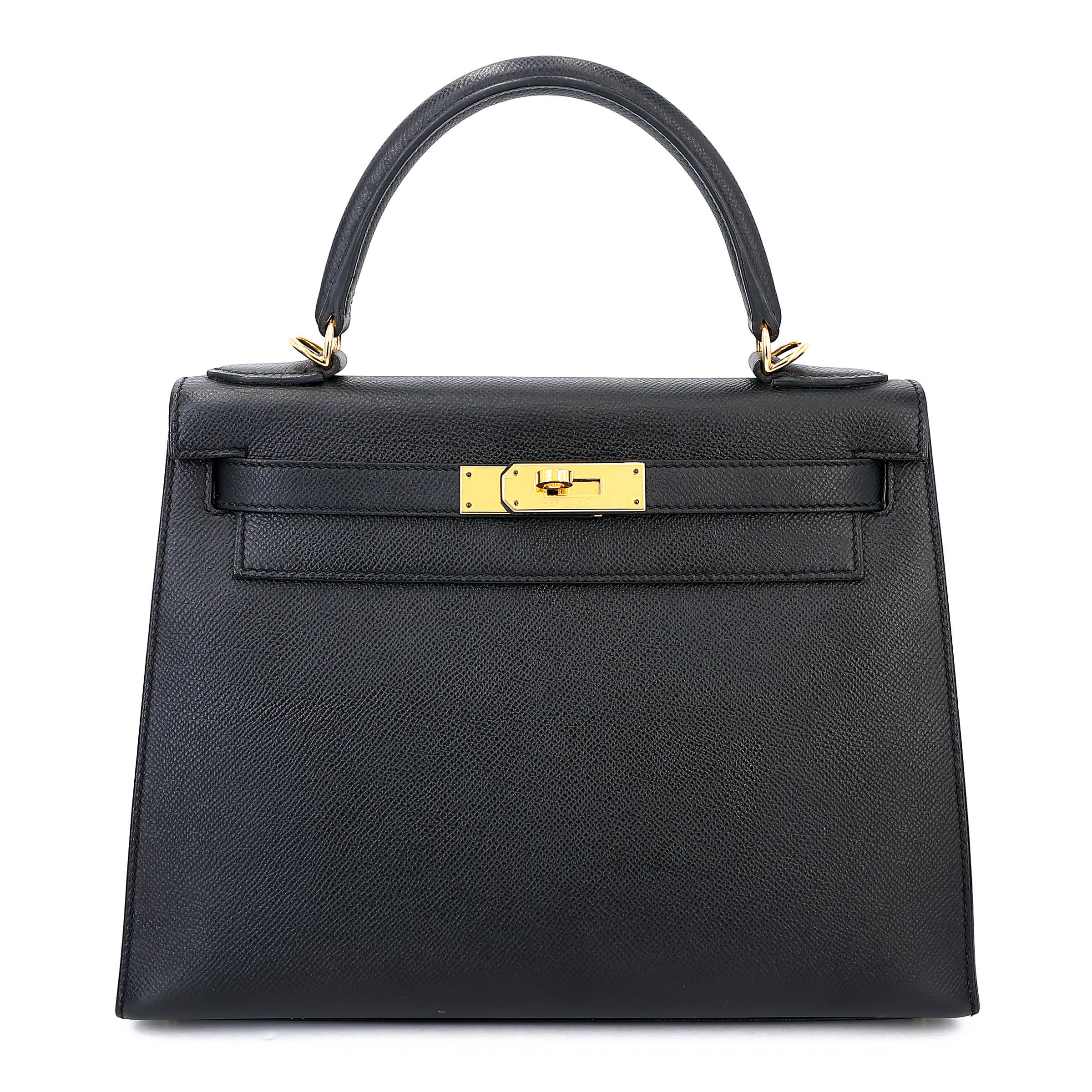 Very Good ( Rank A) HERMÈS Kelly 28 Sellier Noir (89) Epsom Gold hardware C (2018)