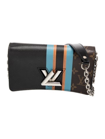 Monogram Twist Wallet on Chain