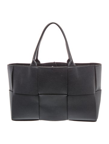 Bottega Veneta Intrecciato Arco Medium