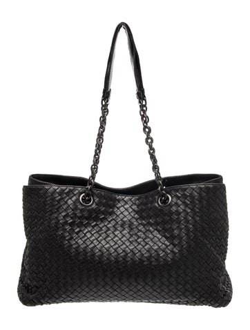 Intrecciato Shoulder Bag Medium