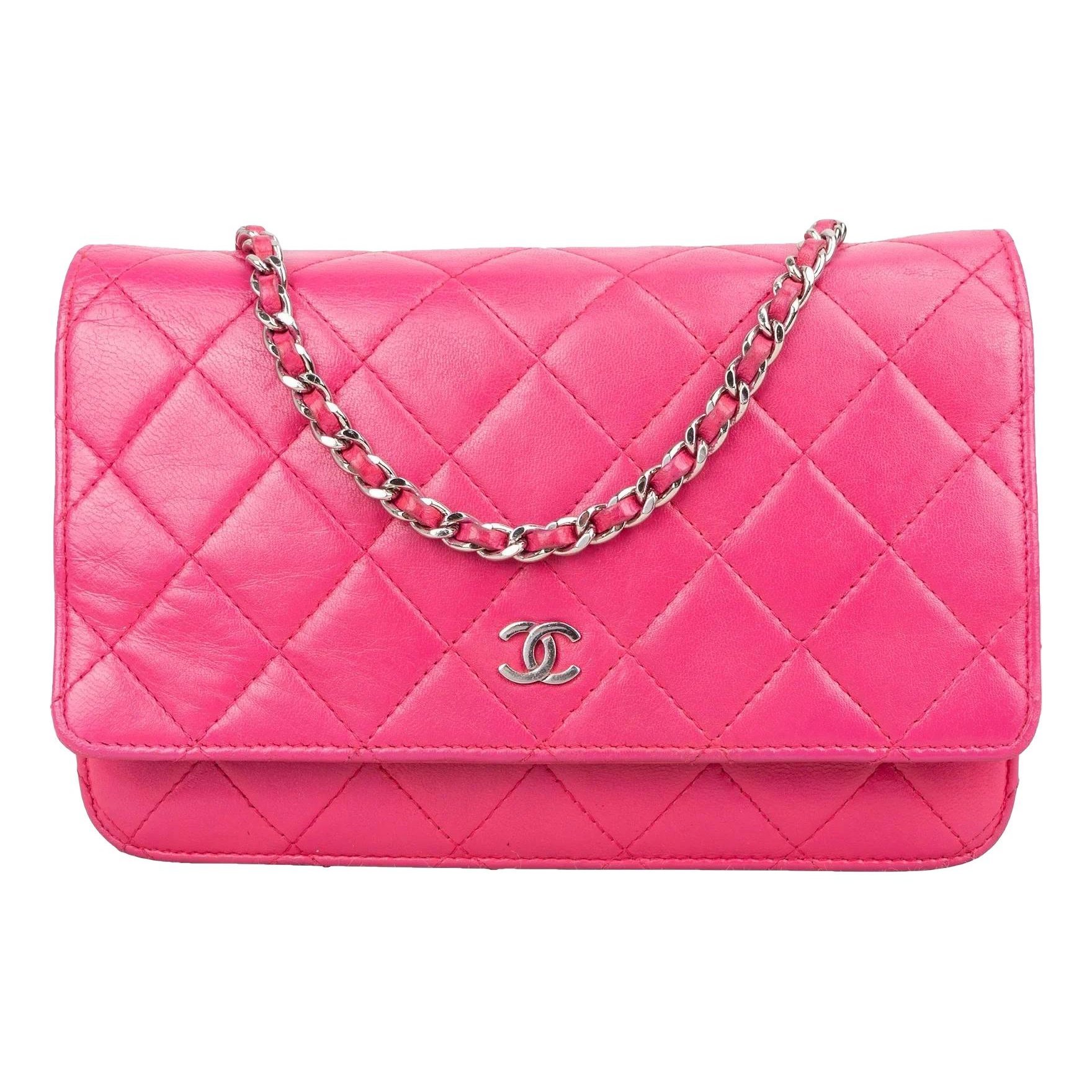 Wallet On Chain leather crossbody bag
