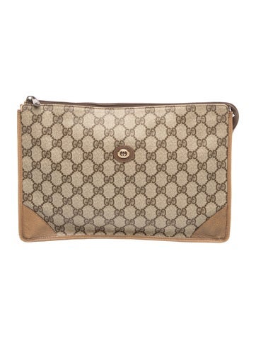 Gucci GG Supreme Clutch