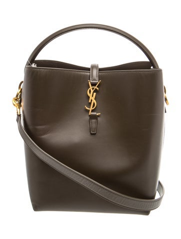 Leather Le 37 Bucket Bag 2024