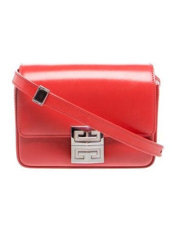 Signature Shoulder Bag
