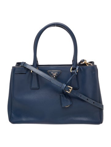 Signature Shoulder Bag