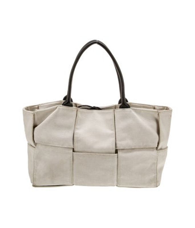 Bottega Veneta Veneta Intrecciato Arco Medium
