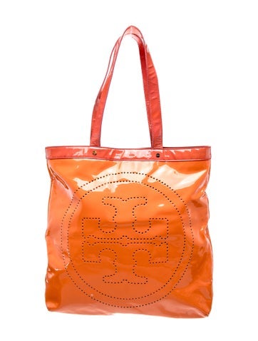 Signature Shoulder Bag