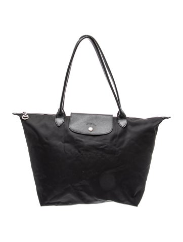 Signature Shoulder Bag