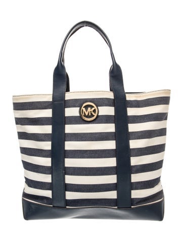 Signature Tote