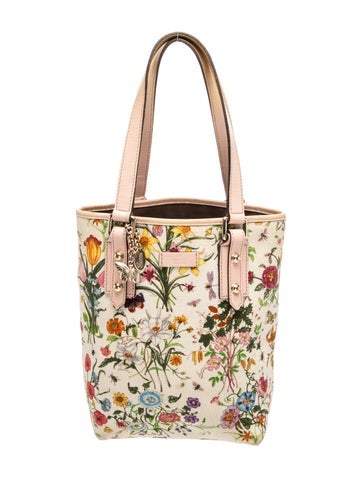Flora Jolicoeur Vintage