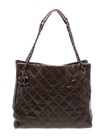 Large Chic Caviar Shopping Tote