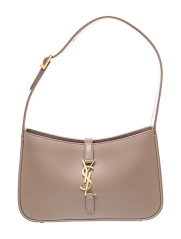 Leather Le 5 à 7