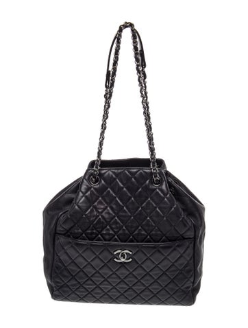 Quilted Drawstring Bucket Bag