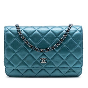 Lambskin CC Quilted Metallic Lambskin Wallet On Chain