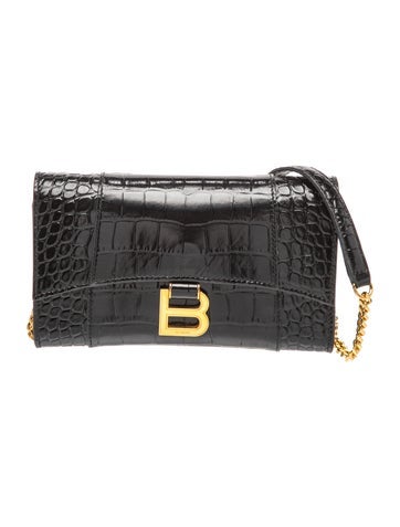 Embossed Leather Hourglass Wallet On Chain 2025