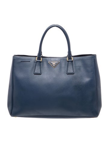 Saffiano Leather Galleria Double Zip Medium