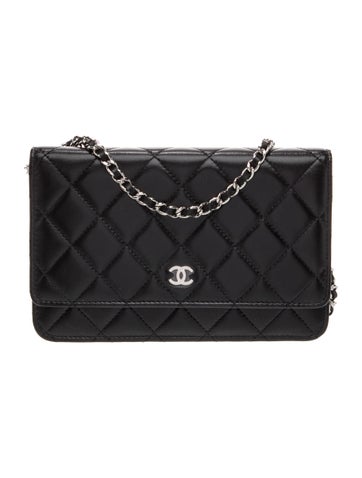 Classic Quilted Wallet On Chain