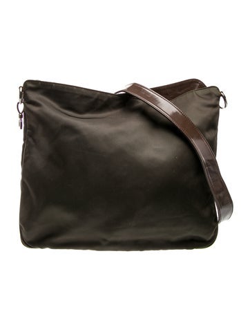 GG Signature Shoulder Bag