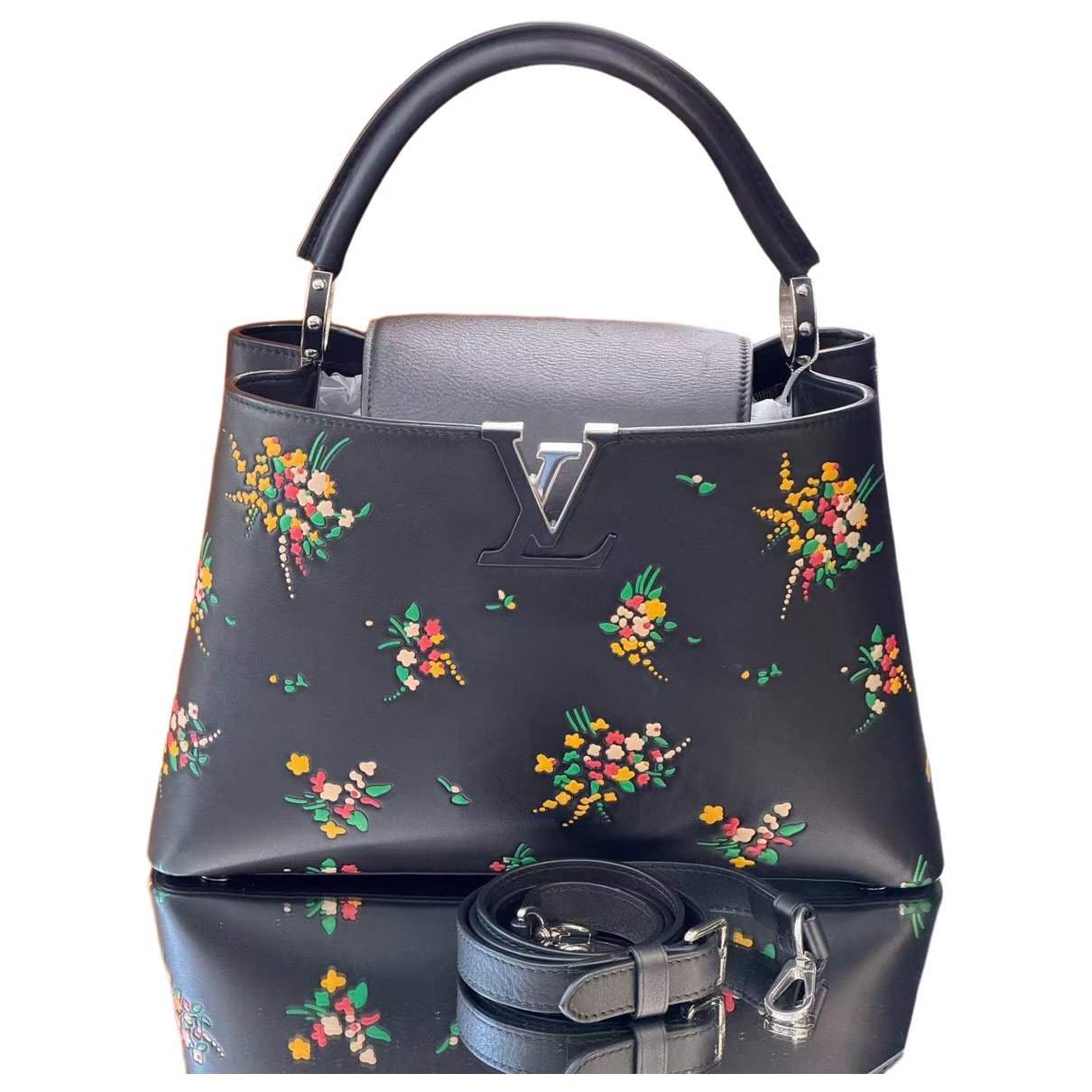 Capucines leather handbag