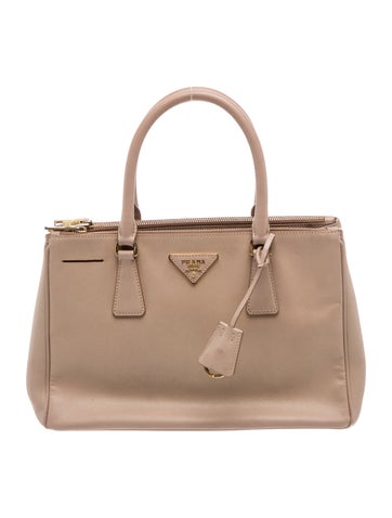 Saffiano Leather Galleria Double Zip Medium