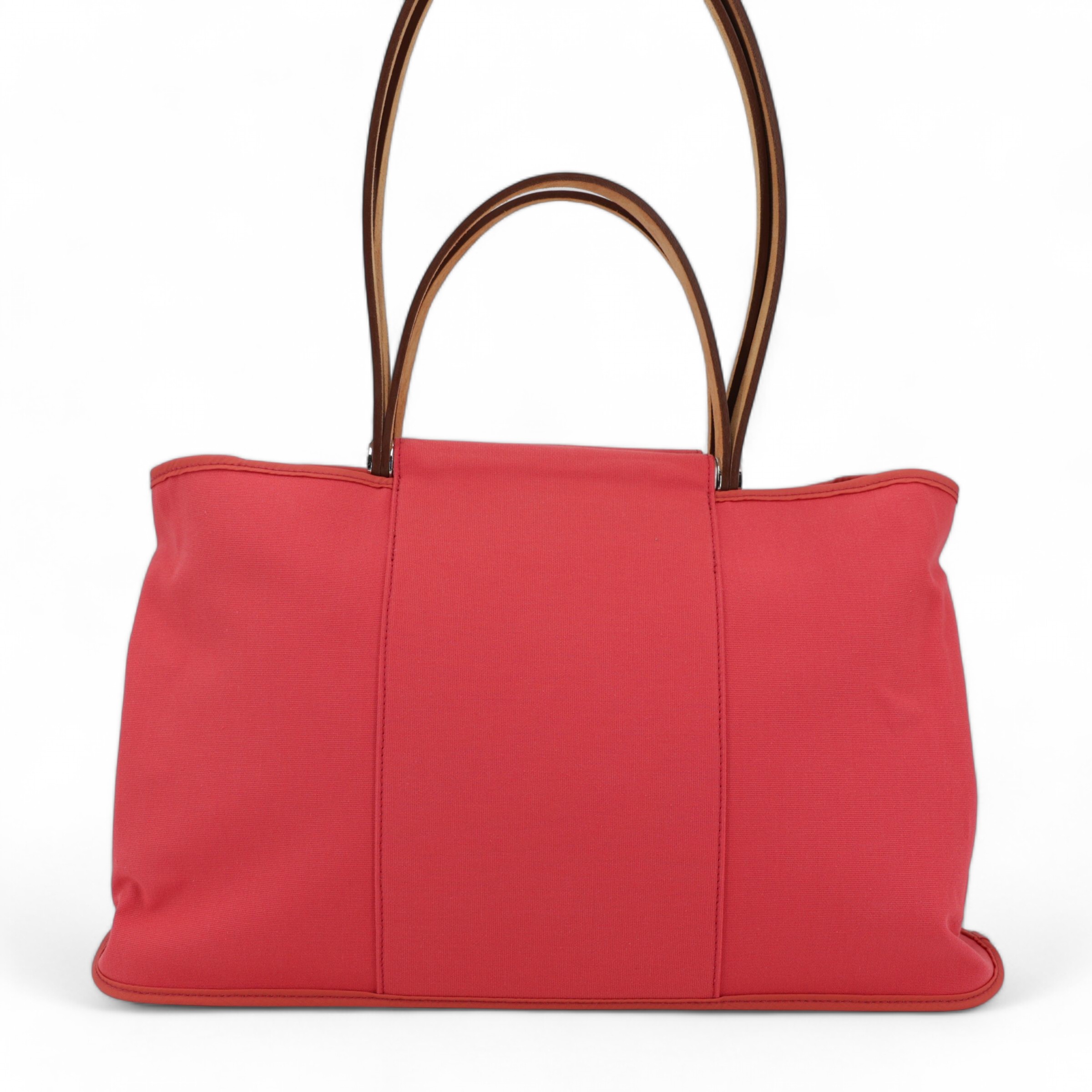 Excellent ( Rank SA ) HERMÈS Cabag Elan 39 Fauve (34) Bougainvillea (A5) Barenia Canvas Palladium hardware Square N (2010)