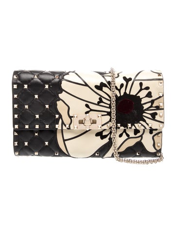 Rockstud Clutch