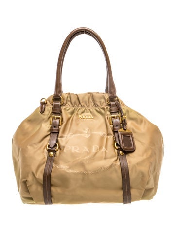 Signature Tessuto Nylon Logo Hobo