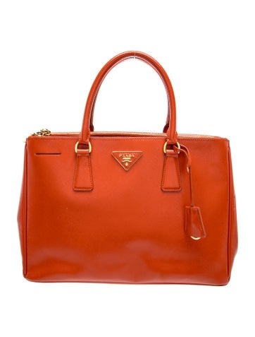Saffiano Leather Galleria Double Zip Medium