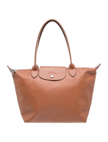 Signature Shoulder Bag