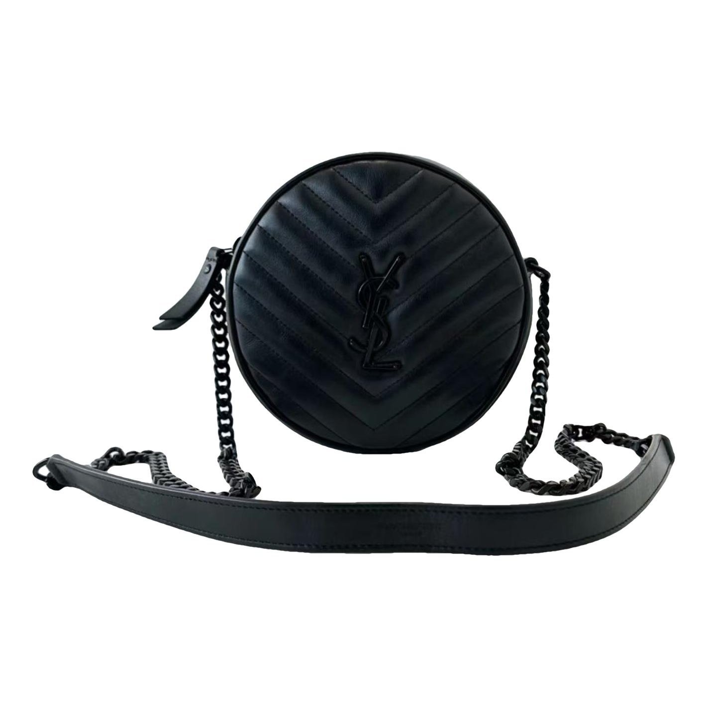 Vinyle leather handbag