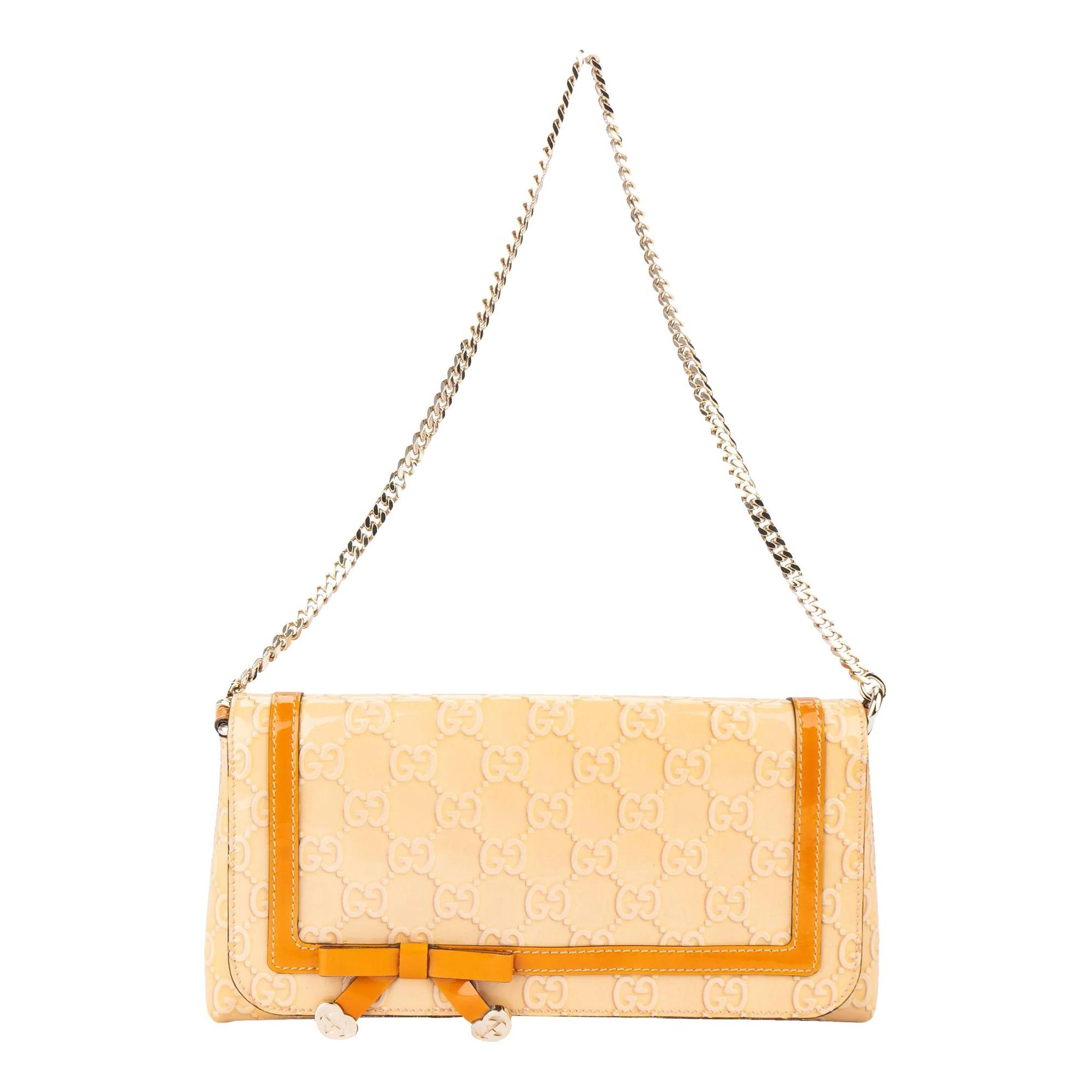Gucci B leather handbag