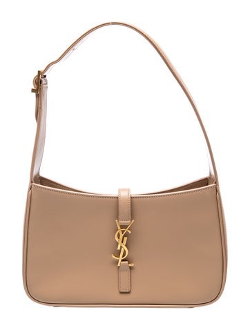 Leather Le 5 à 7