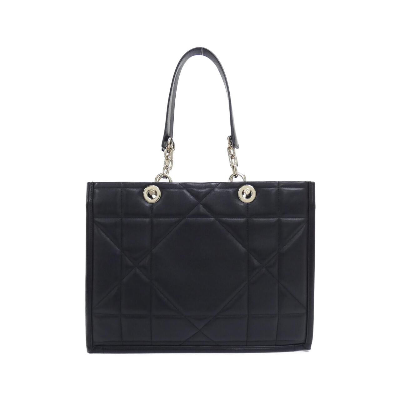 Christian Dior Dior Essential Medium M8721OZVJ Bag