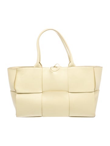 Bottega Veneta Intrecciato Arco Medium