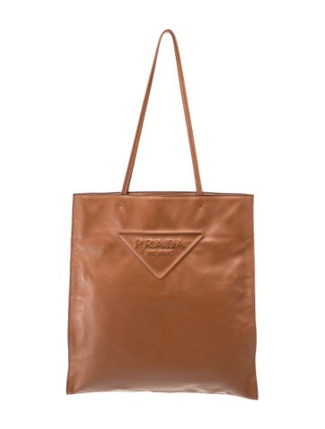 Enameled Metal Triangle Shopping Tote