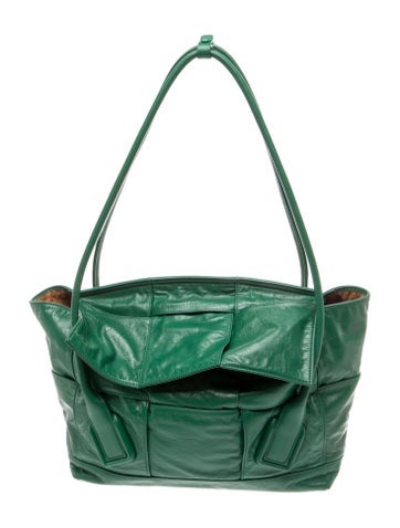 Bottega Veneta Intrecciato Arco Medium